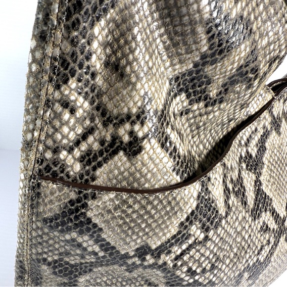 Donna Karan Black and Cream Hobo Bag - Picture 11 of 16